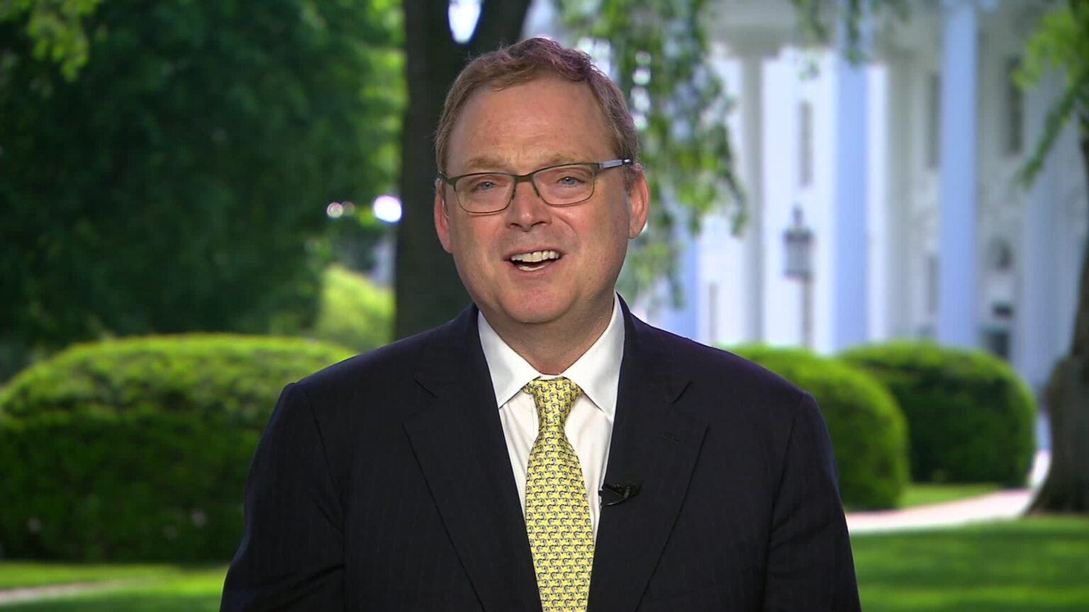Trump Spotlights Kevin Hassett as Potential Fed Chair: A Shift Toward Dovish Policy?